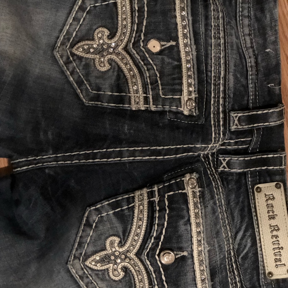 Buckle jeans
